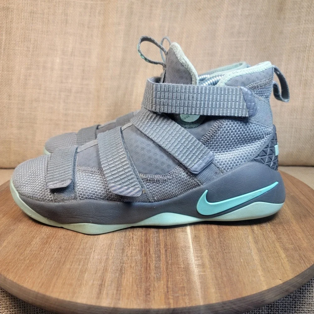 Nike LeBron Soldier XI 11 Strap Basketball Shoes Cool Grey Igloo Youth Boys 7Y
